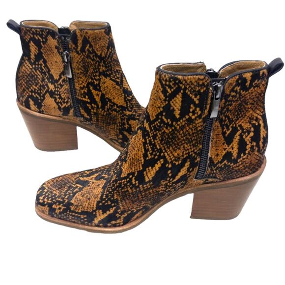 Sofft Canelli Snake Print Calf Hair Square Toe Heeled Ankle Boots 8 Women's - Picture 2 of 10